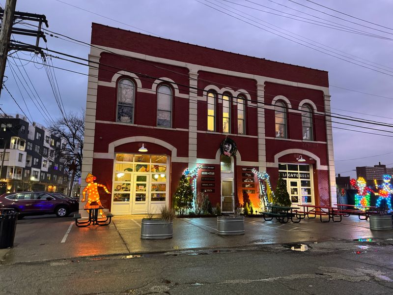 Rising Star Coffee Roasters – Hingetown, Cleveland