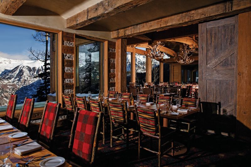 One Telluride Table Can Suit Several Travel Styles