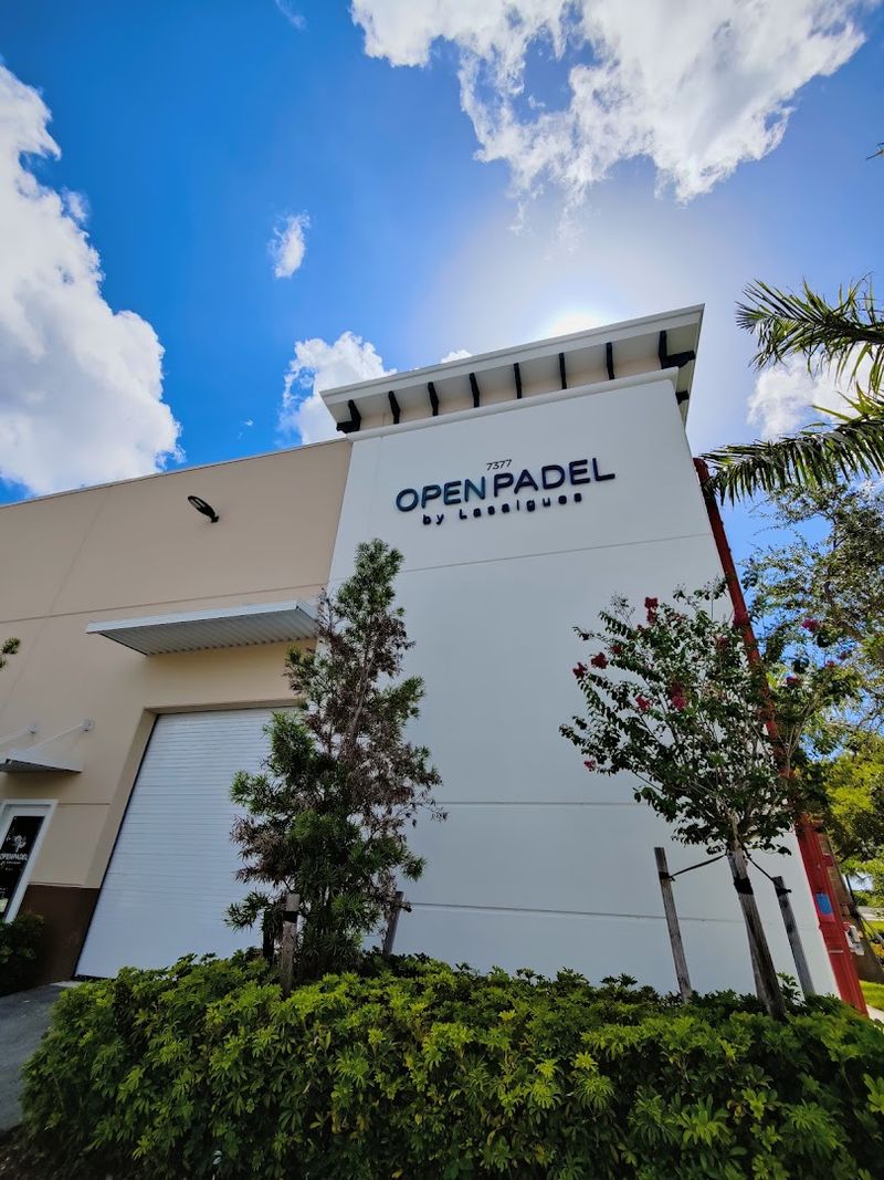 Open Padel Club by Lasaigues, Miramar