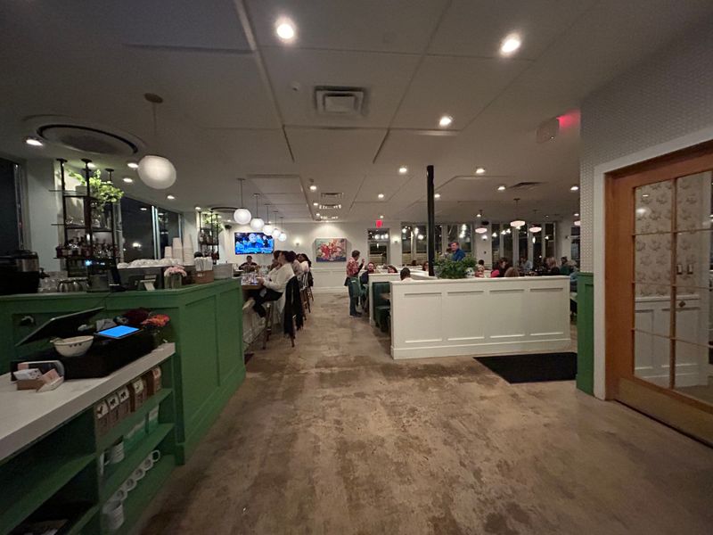 Mid-Century Modern Vibes Make Dining Feel Effortless