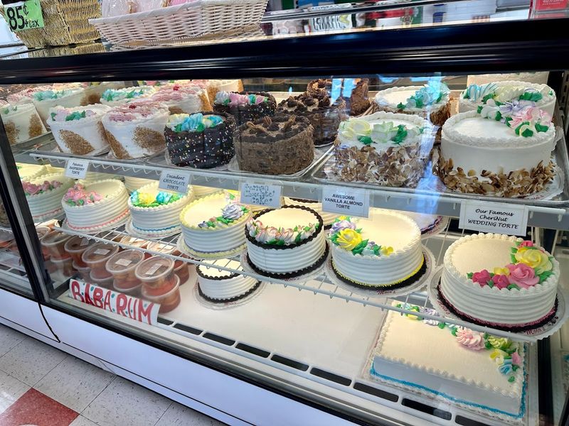 Italian Cakes Beyond Just The Cannoli