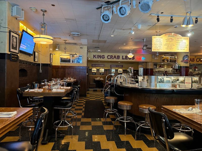 Unique Features That Make Shaw's A One-Of-A-Kind Chicago Experience