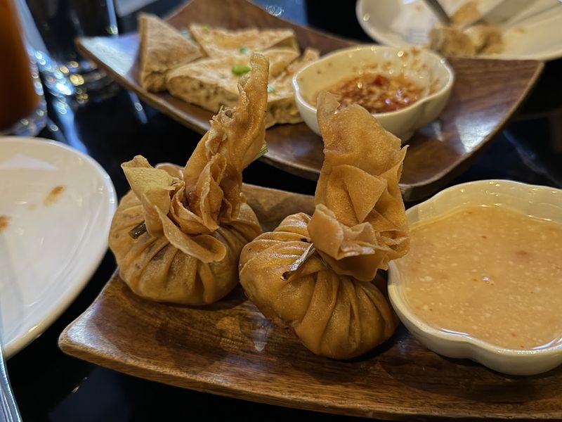 The Thung Tong Appetizer Is a Crunchy Revelation