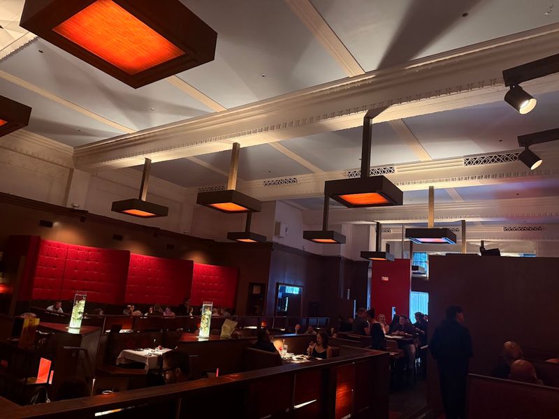 Operating Hours That Work For Lunch And Late-Night Dining