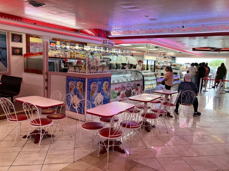 Coffee And Sweets That Could Hold Their Own In Athens