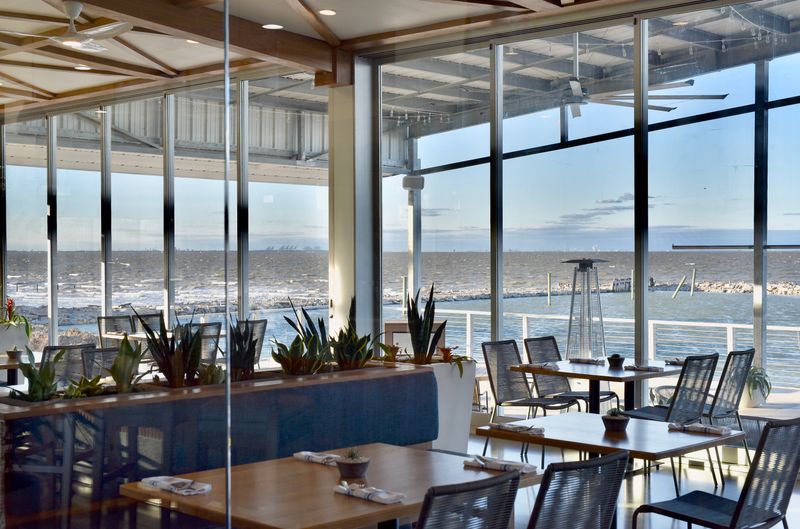 Pier 6 Seafood & Oyster House: San Leon's Waterfront Wonder