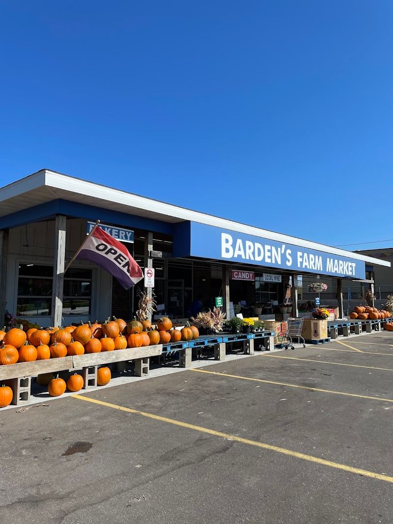 Barden’s Farm Market, South Haven