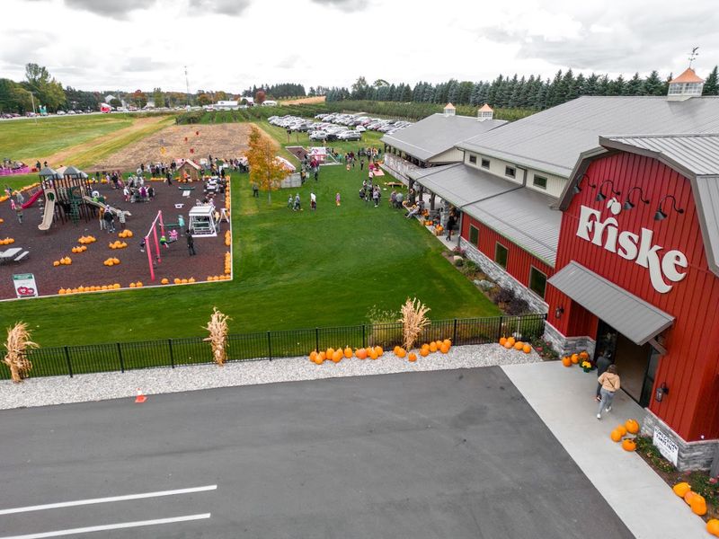 Friske Farm Market, Ellsworth