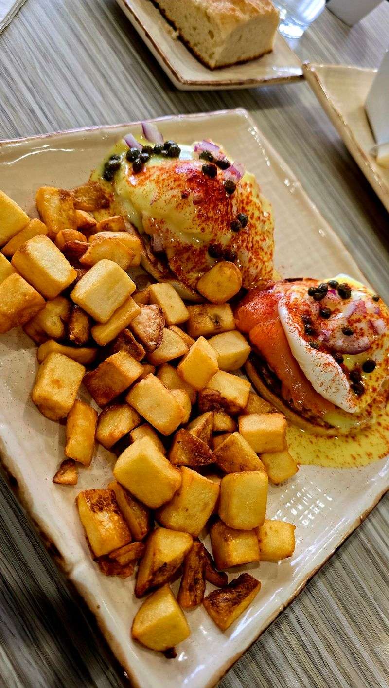 Customize A Benedict On A Biscuit