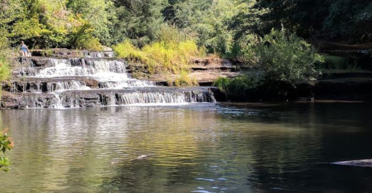 Oregon Has A Secret Swimming Hole That’s Perfect On Hot Days