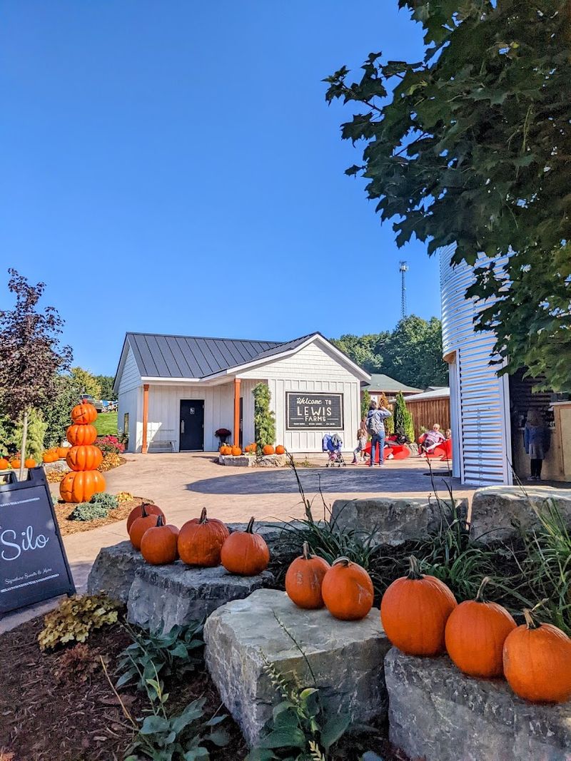 Lewis Adventure Farm & Zoo, New Era