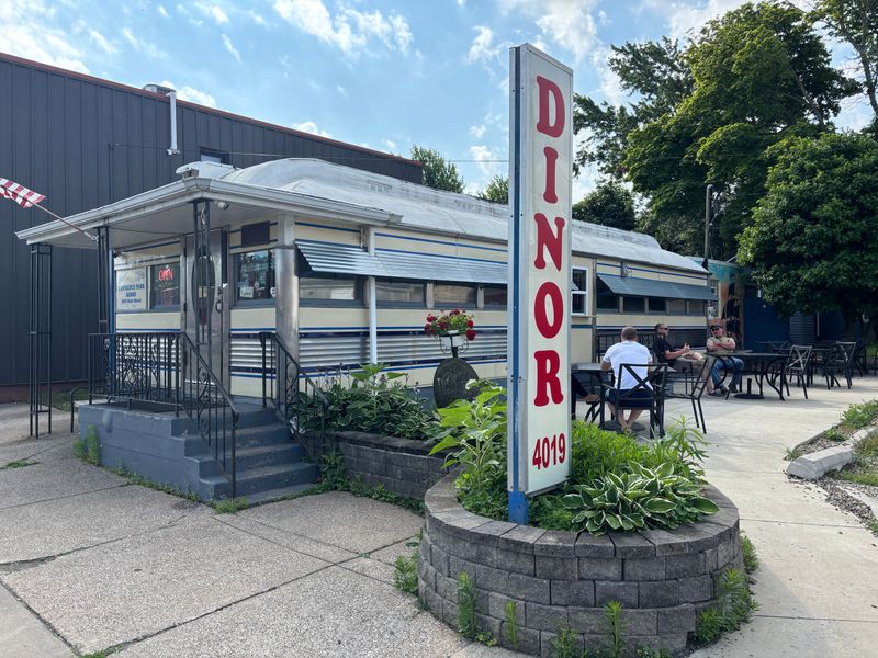 The Lawrence Park Dinor — 4019 Main Street, Erie