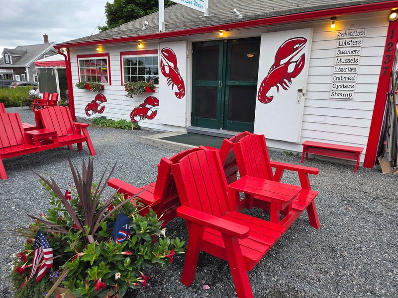 Outdoor Seating, Hours, And Smart Tips