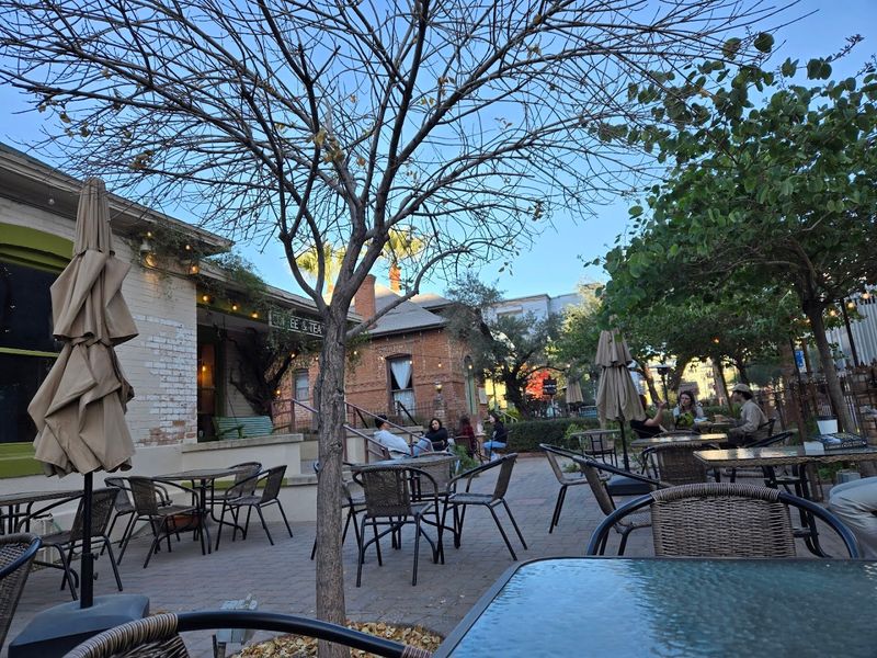 Outdoor Seating That Makes Phoenix Weather Worth Celebrating Outdoor Seating That Makes Phoenix Weather Worth Celebrating