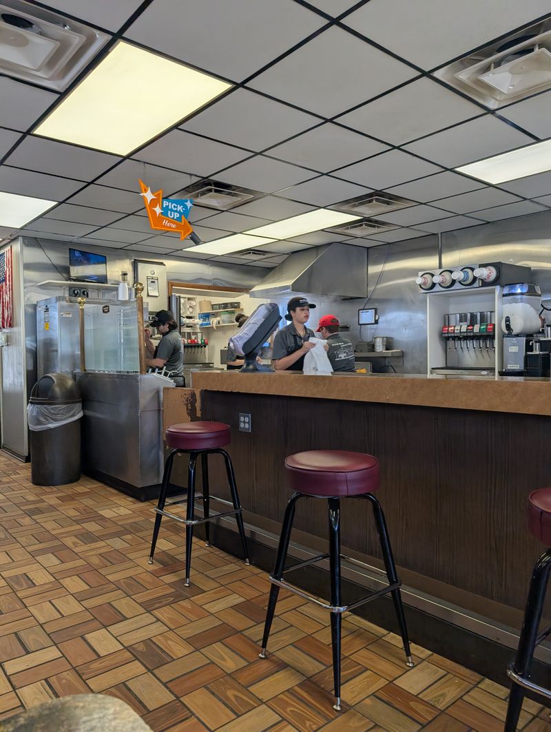 Fast Service Despite the Crowds