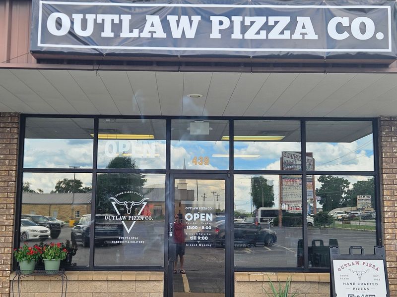 Outlaw Pizza Co. Outlaw Pizza Co.