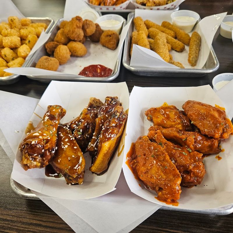 Outlaw Wings, Broomfield Outlaw Wings, Broomfield