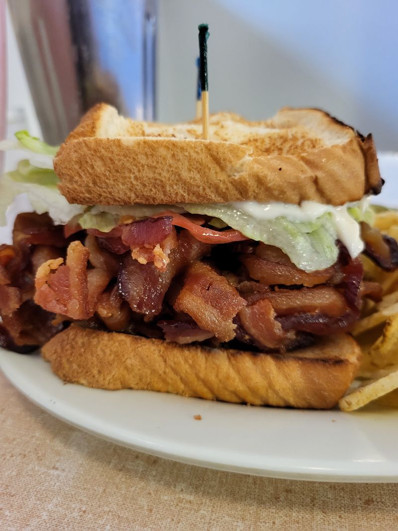 The Legendary One-Pound BLT That Defies Logic