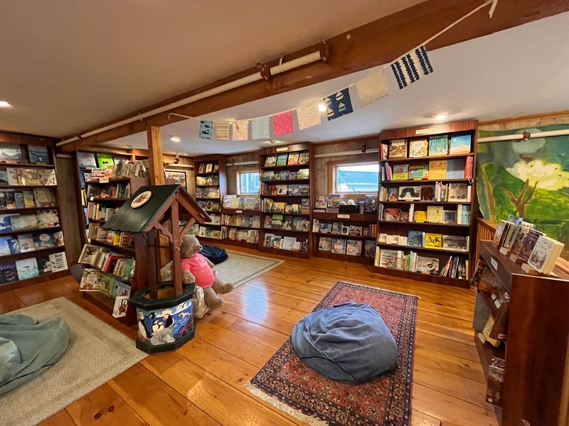 Owl & Turtle Bookshop Café, Camden