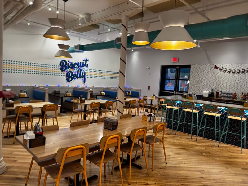 Decor, Ambiance, and First Impressions