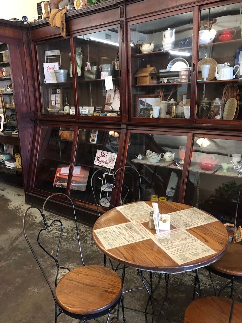 Charlotte's Eats & Sweets, Keo