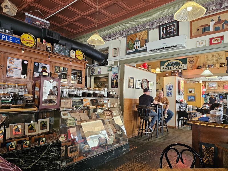 PO News & Flagstaff Cafe