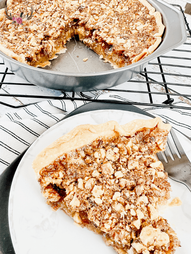 Dolly Parton Walnut Pie