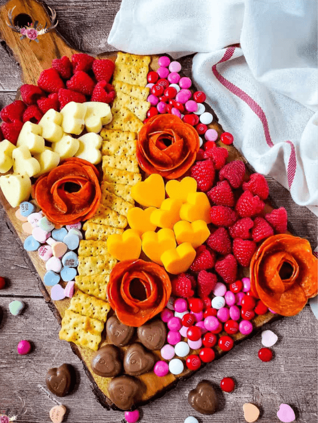 Easy – Viral Valentine’s Day Charcuterie