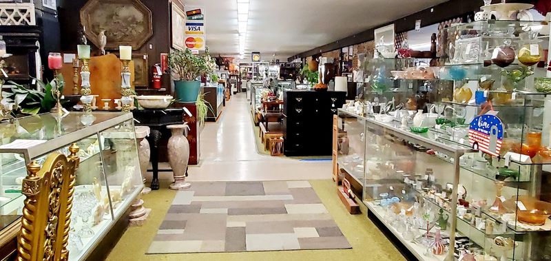 Pacific Antiques Mall