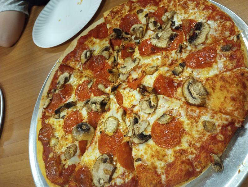 Peter Piper Pizza (Lunch Buffet With Vintage Family Energy)