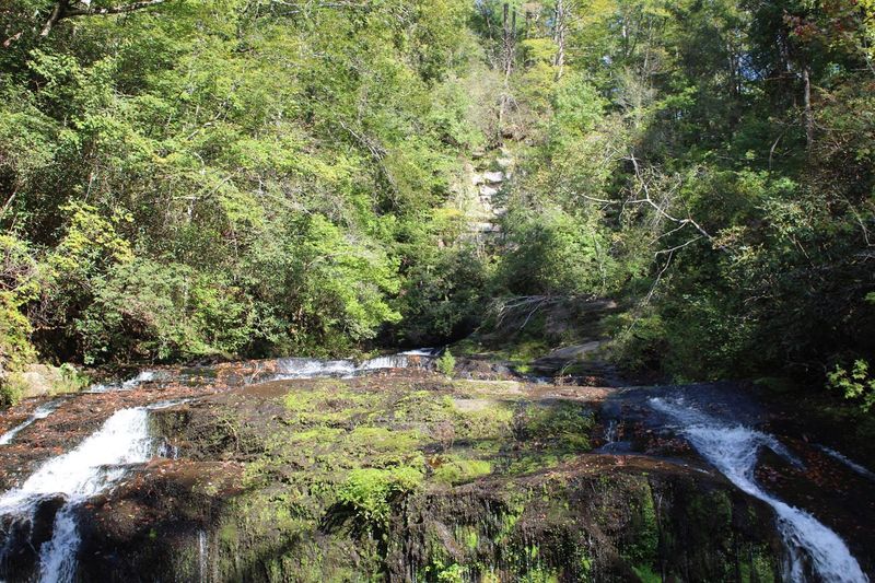 Mountain Views That Frame Every Direction