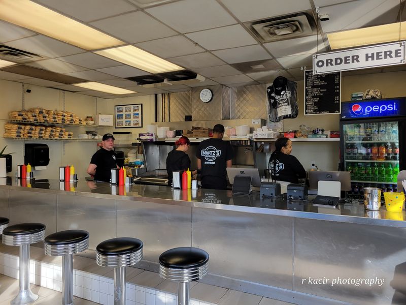 Eat At The Counter For Peak Texture