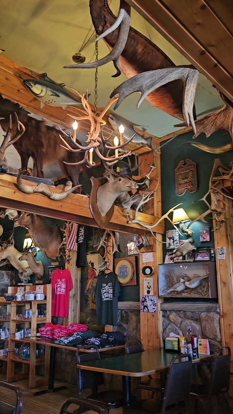 Pair Your Meal With The Soo Locks And A Gift Shop Stop Pair Your Meal With The Soo Locks And A Gift Shop Stop