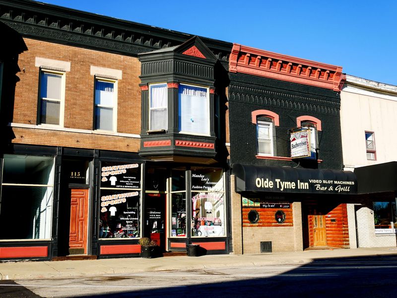 Pairing Your Visit With Downtown Antiquing