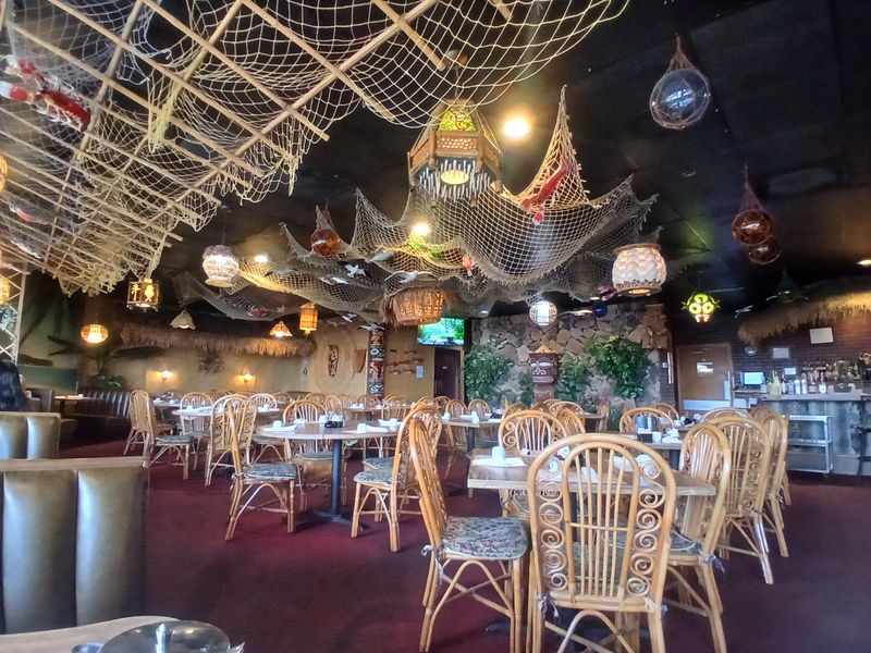 Tong's Tiki Hut – Villa Park