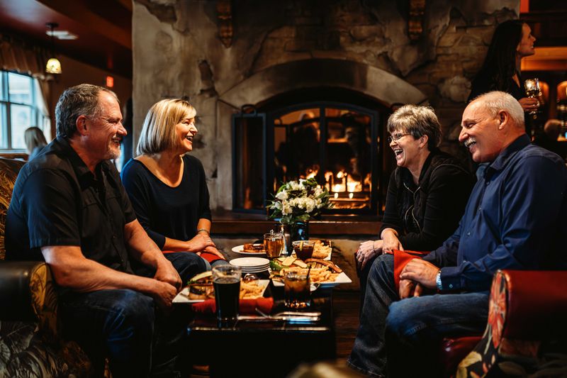 Fireside Lounge – Oregon Garden Resort, Silverton