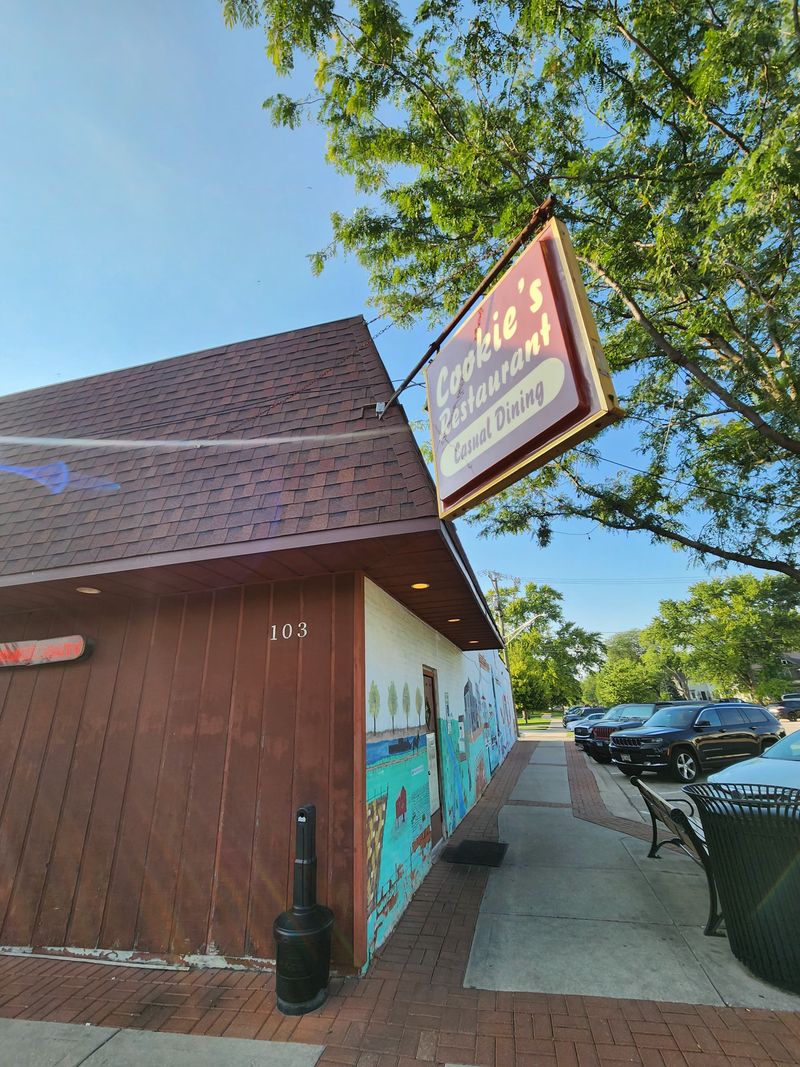 Cookie’s Restaurant, Minooka (Serves Nostalgia)