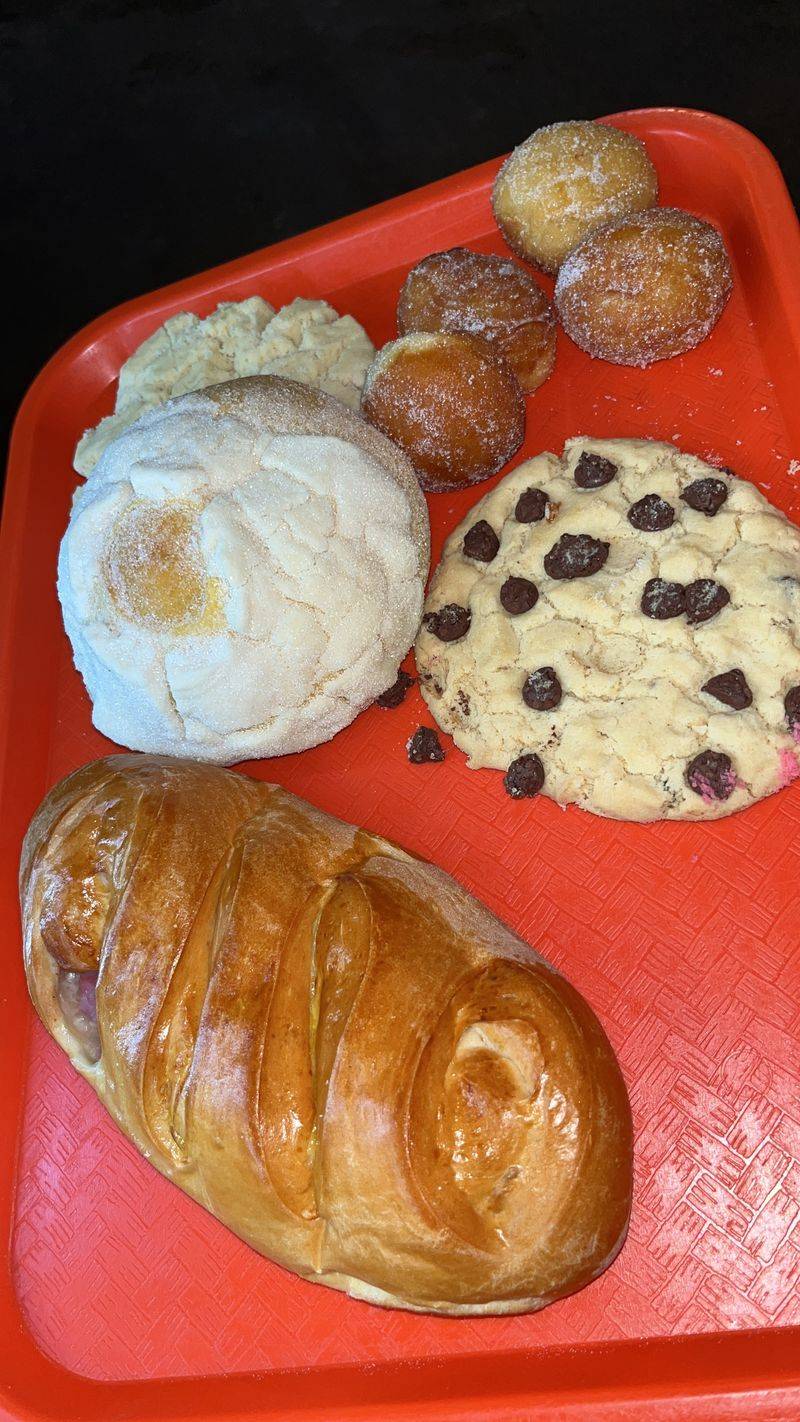 Elvira’s Bakery, Somerton