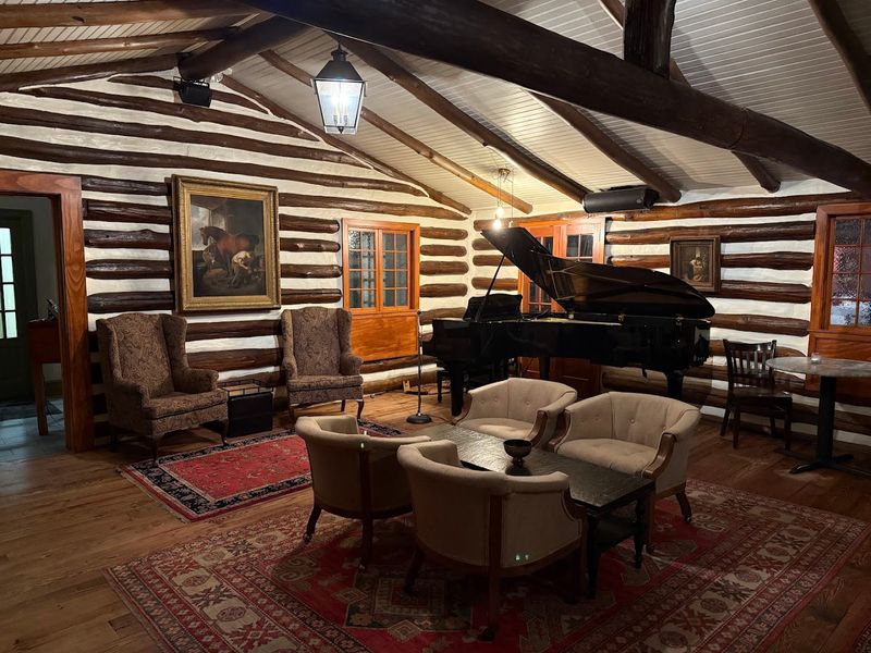 The Log Cabin Restaurant, Leola