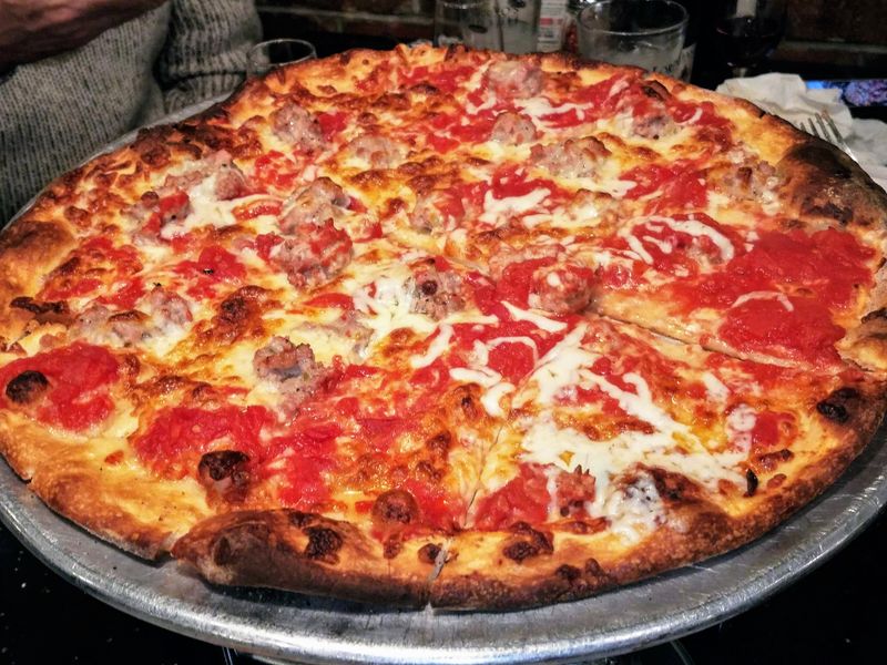 De Lorenzo's Tomato Pies: Robbinsville's Thin-Crust Masterpiece
