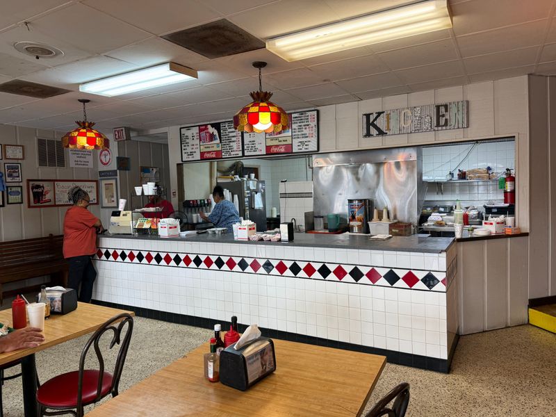 Cotten’s Famous Hamburgers — 2001 Oak Park Blvd, Lake Charles