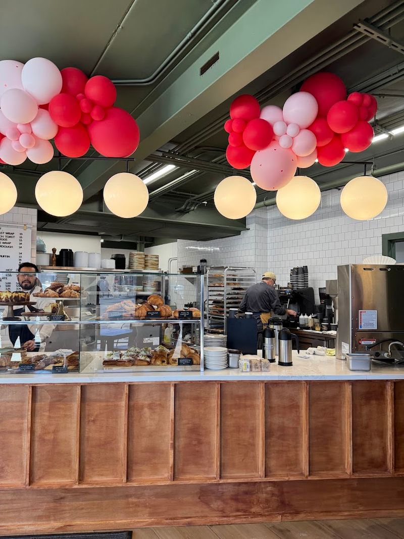 Au Levain Bakery & Cafe