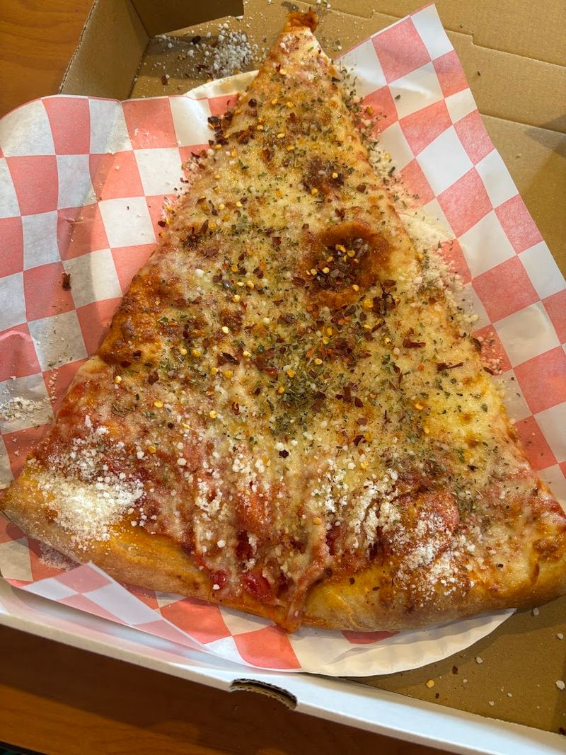 Why Eddie And Sam's Belongs On Every Tampa Food List