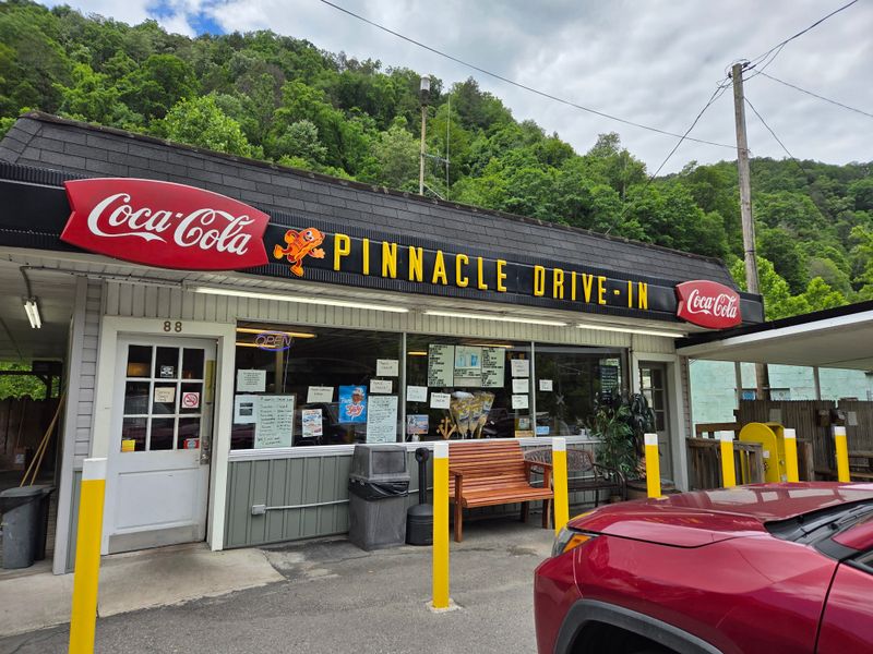 Pinnacle Drive Inn, Pineville