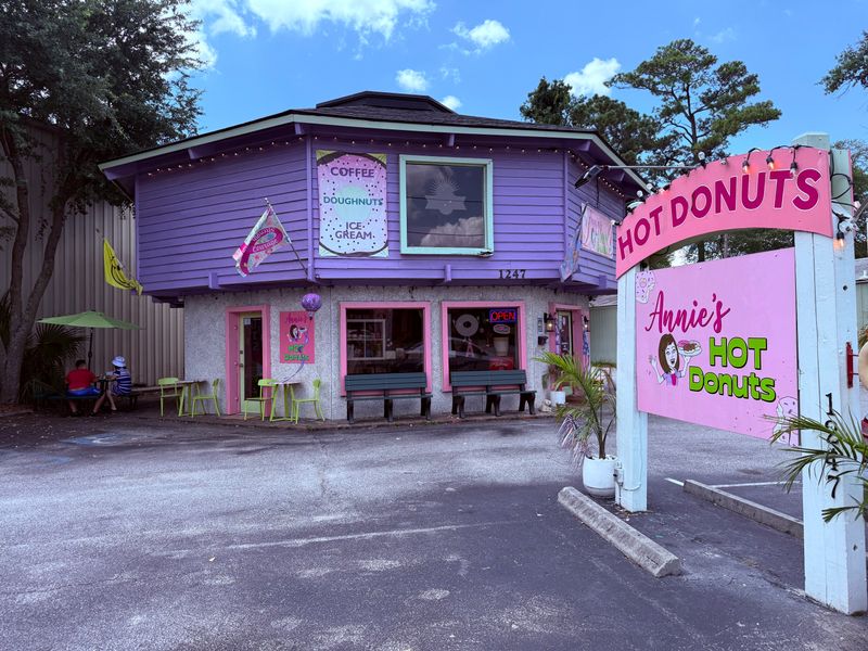 Annie's Hot Donuts – Mount Pleasant