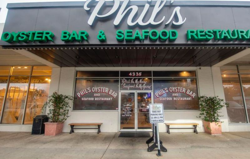 Phil’s Oyster Bar & Seafood