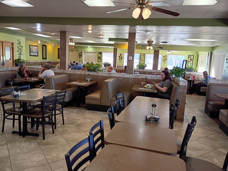 Brothers Family Restaurant – Peoria's Comfort Food Champion