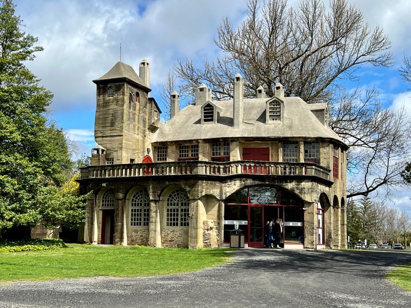 Earning High Praise from Thousands of Visitor Reviews