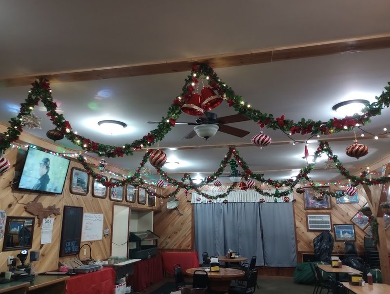 Seat Choice: Booths, Bar, Or Quick Table