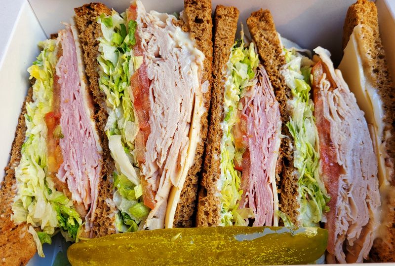 Turkey Club, Crowd Pleaser